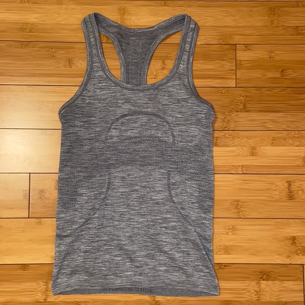 grey lululemon tank 4
